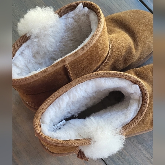 Koolabura Victoria Mini Pull-on Suede Ankle Boot - Picture 4 of 14